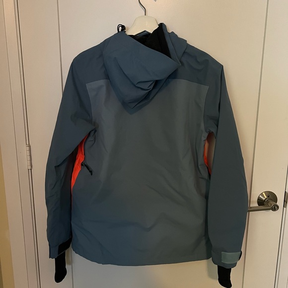 Set of Clothes for Snowboarding - Picture 2 of 4